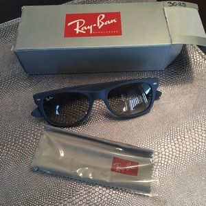 🎉 Host Pick 🎉Blue Ray Ban Wayfarers 😎